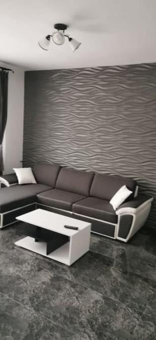 Cozy Flat Apartment Pitesti Ngoại thất bức ảnh
